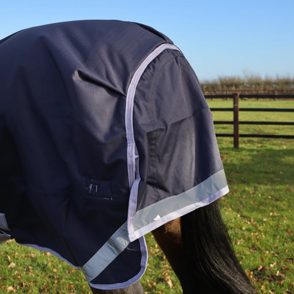 280g Middleweight V2 1200D Standard Turnout Rug - Image 3