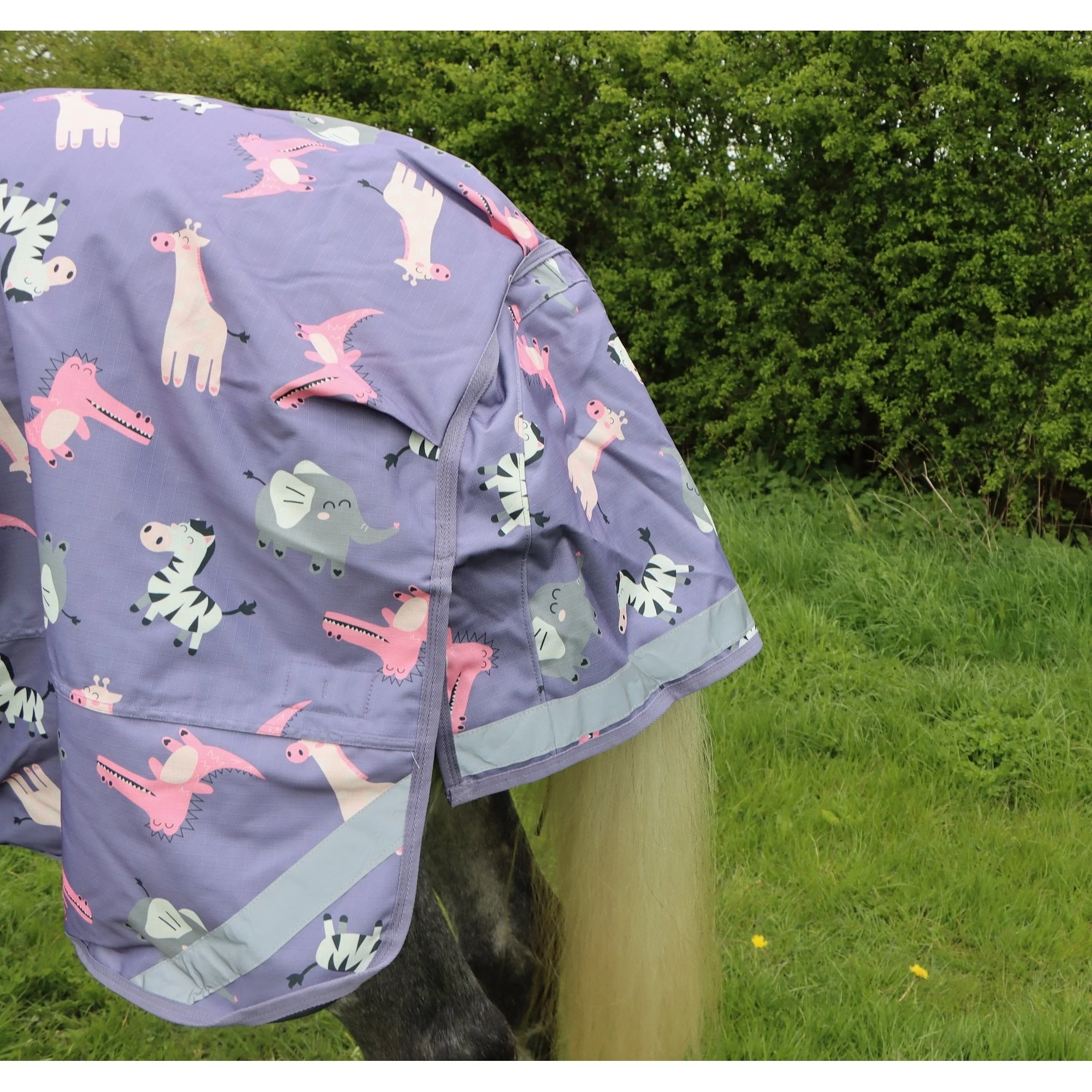 50g V2 Lightweight 1200D Standard Turnout Rug - Image 13