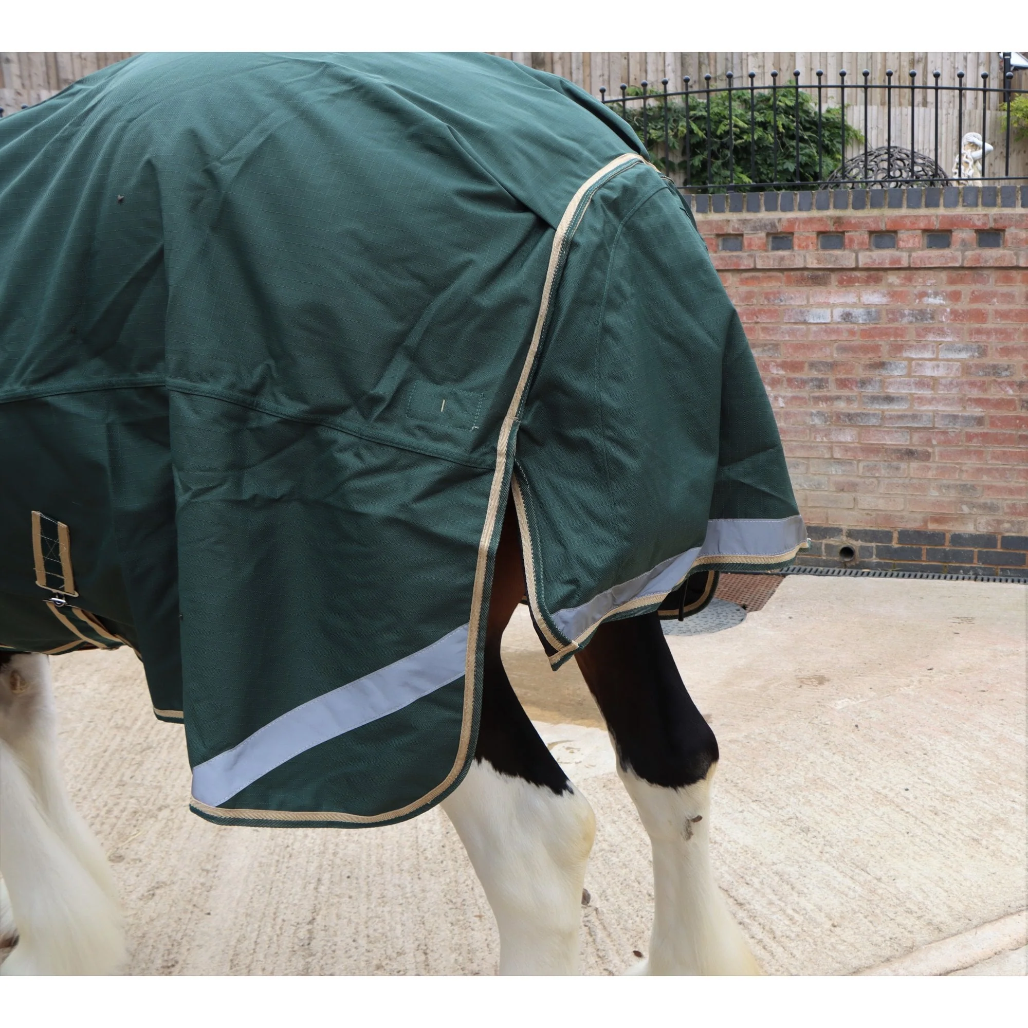 Heavy Horse Lightweight V2 Turnout Rug - Image 7