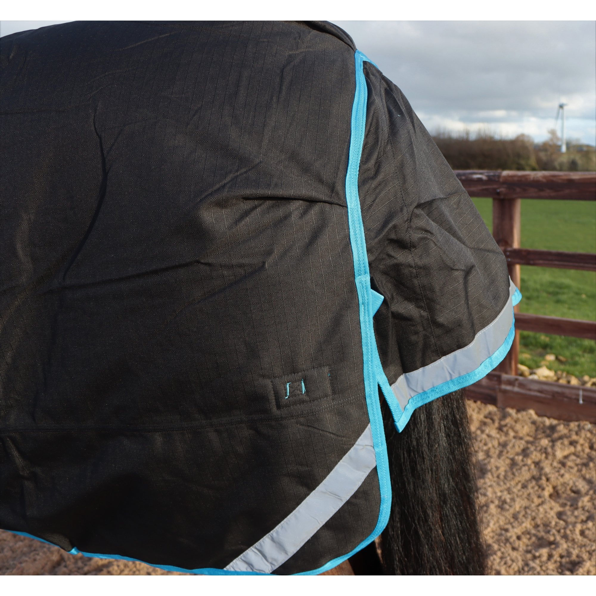 Middleweight 280g 1200D Combo Turnout Rug - Image 3